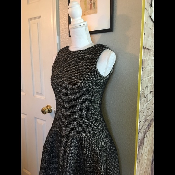 Michael Kors dress size 4 thick weave and lined - Picture 3 of 12